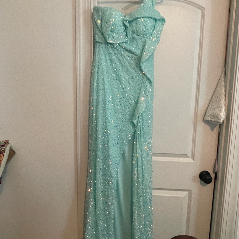Turquoise formal dress. Size large